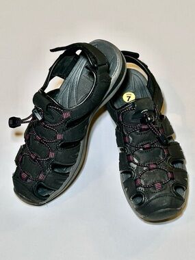 Khombu Ladies Ashley Active Quick Dry Sport Sandal Black Size 7M